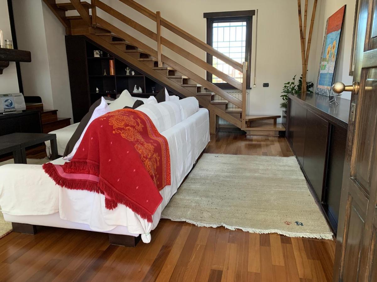 Near Como, Charming Apartment With Fireplace Грандате Екстериор снимка