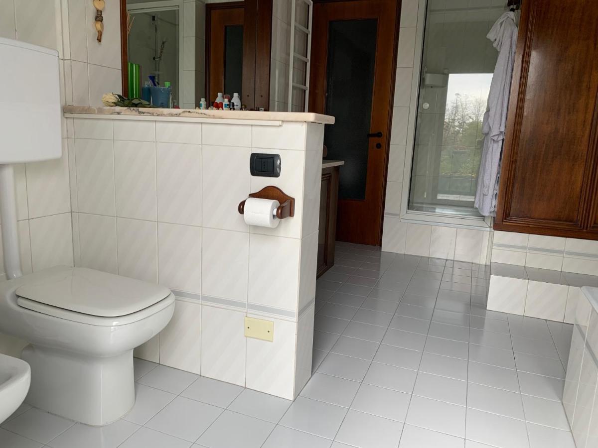 Near Como, Charming Apartment With Fireplace Грандате Екстериор снимка
