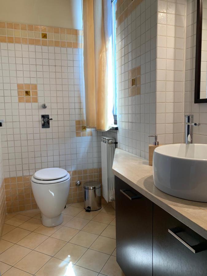 Near Como, Charming Apartment With Fireplace Грандате Екстериор снимка